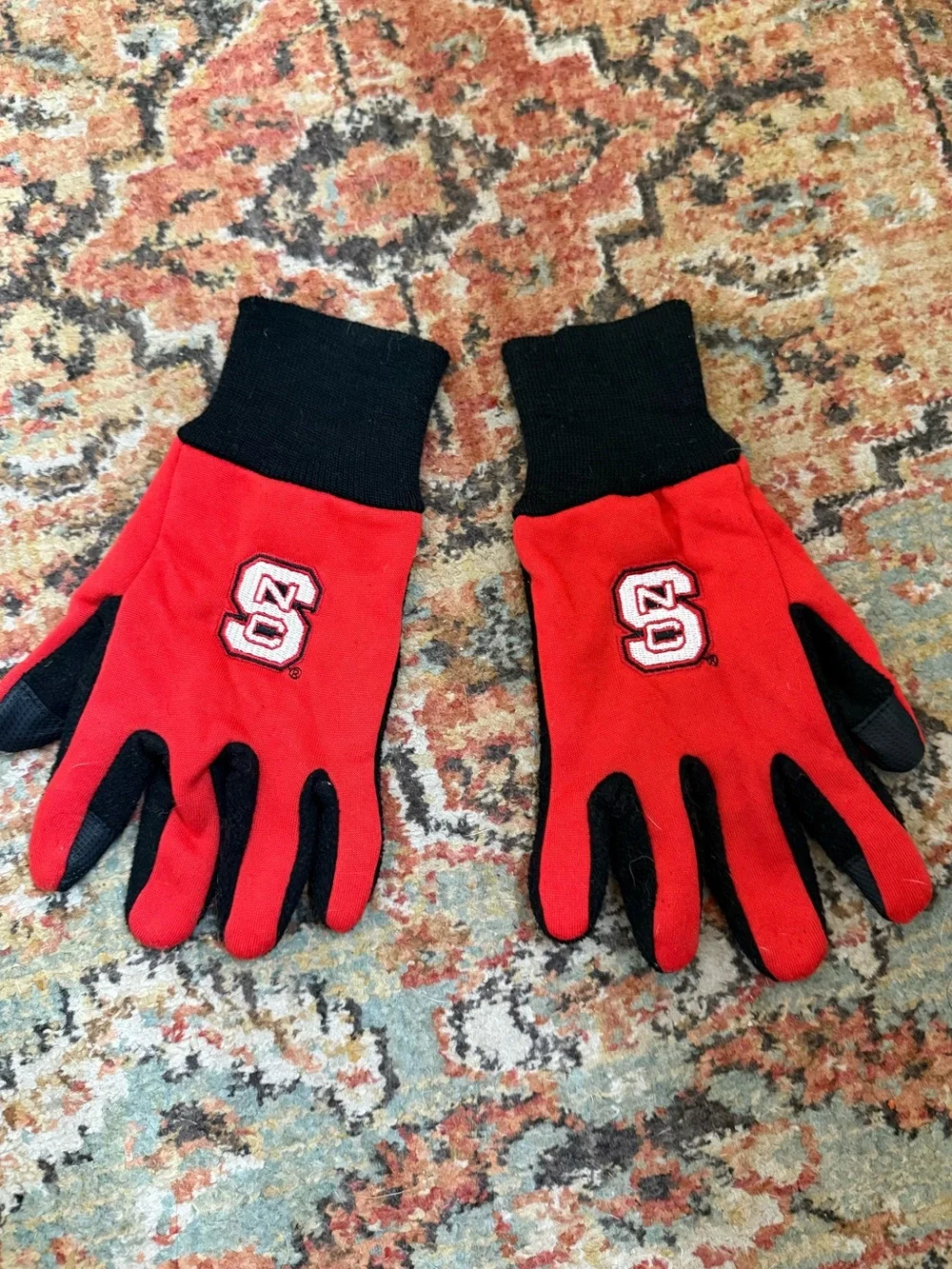 NC State Red & Black Touchscreen Gloves